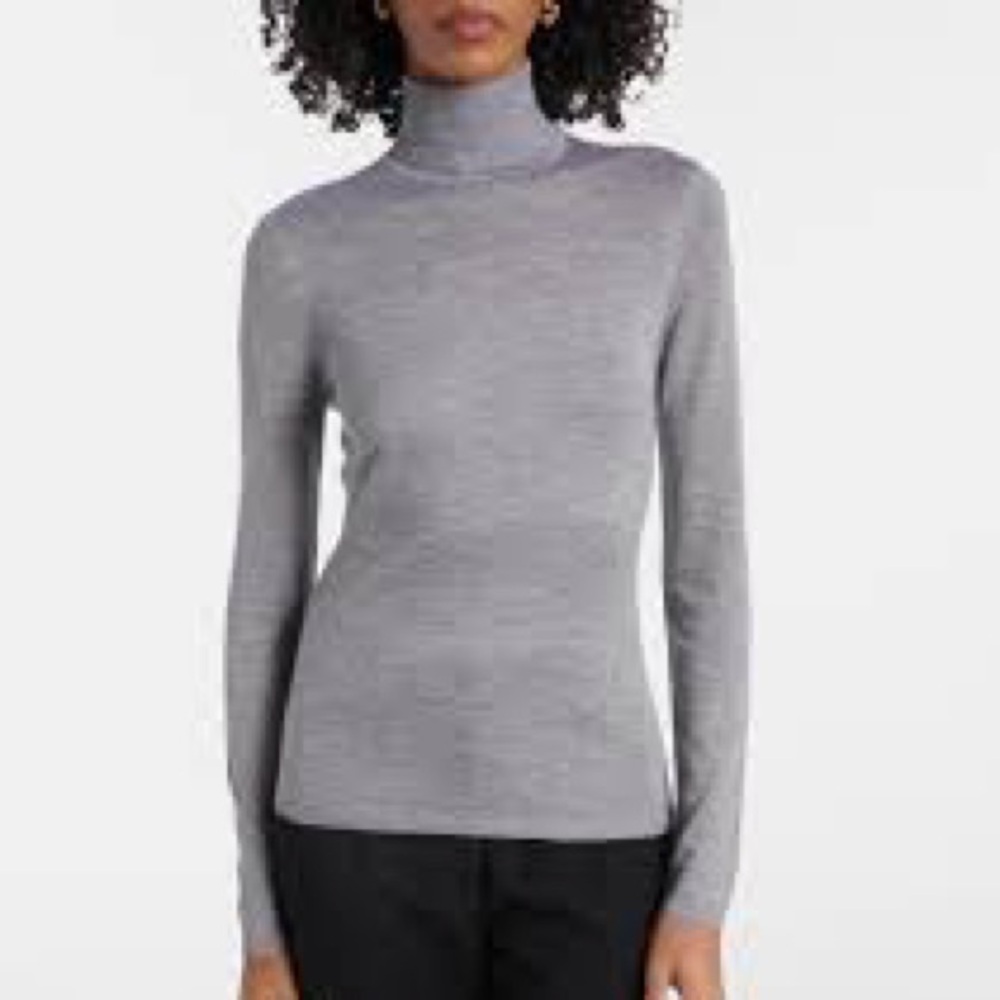 Extra fine merino wool grey turtleneck